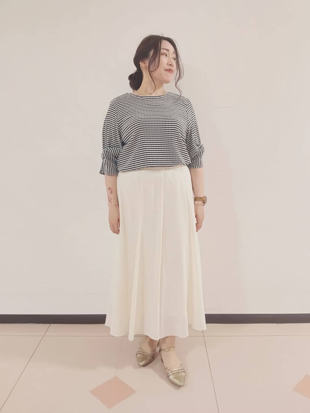 kaoさんの「INDIVI｜◆【洗える／吸水速乾／UVケア】ねじりデザイン袖カットソー」を使ったコーディネート