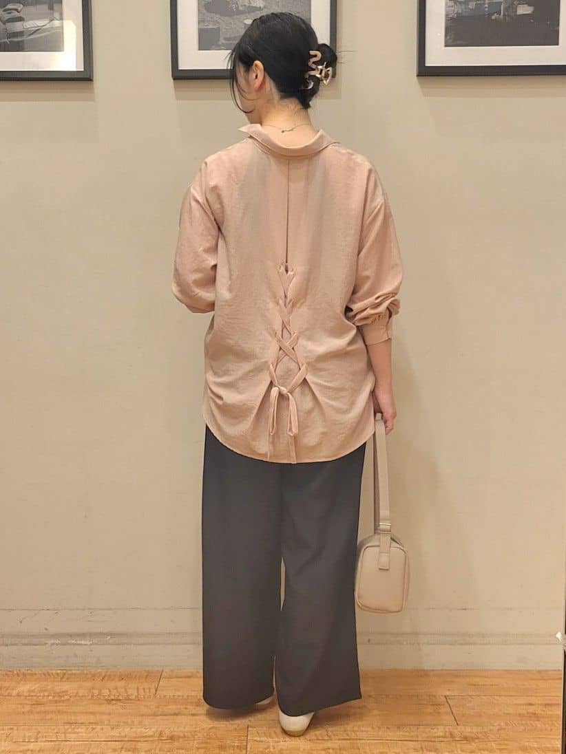 ななこさんの「SHOO･LA･RUE｜◆ストレッチアーモンドトゥパンプス」を使ったコーディネート