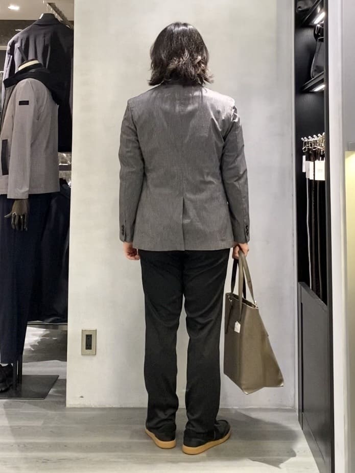 nishiさんの「TAKEO KIKUCHI｜【ONOFF対応】TRダブルニット ストレッチパンツ」を使ったコーディネート