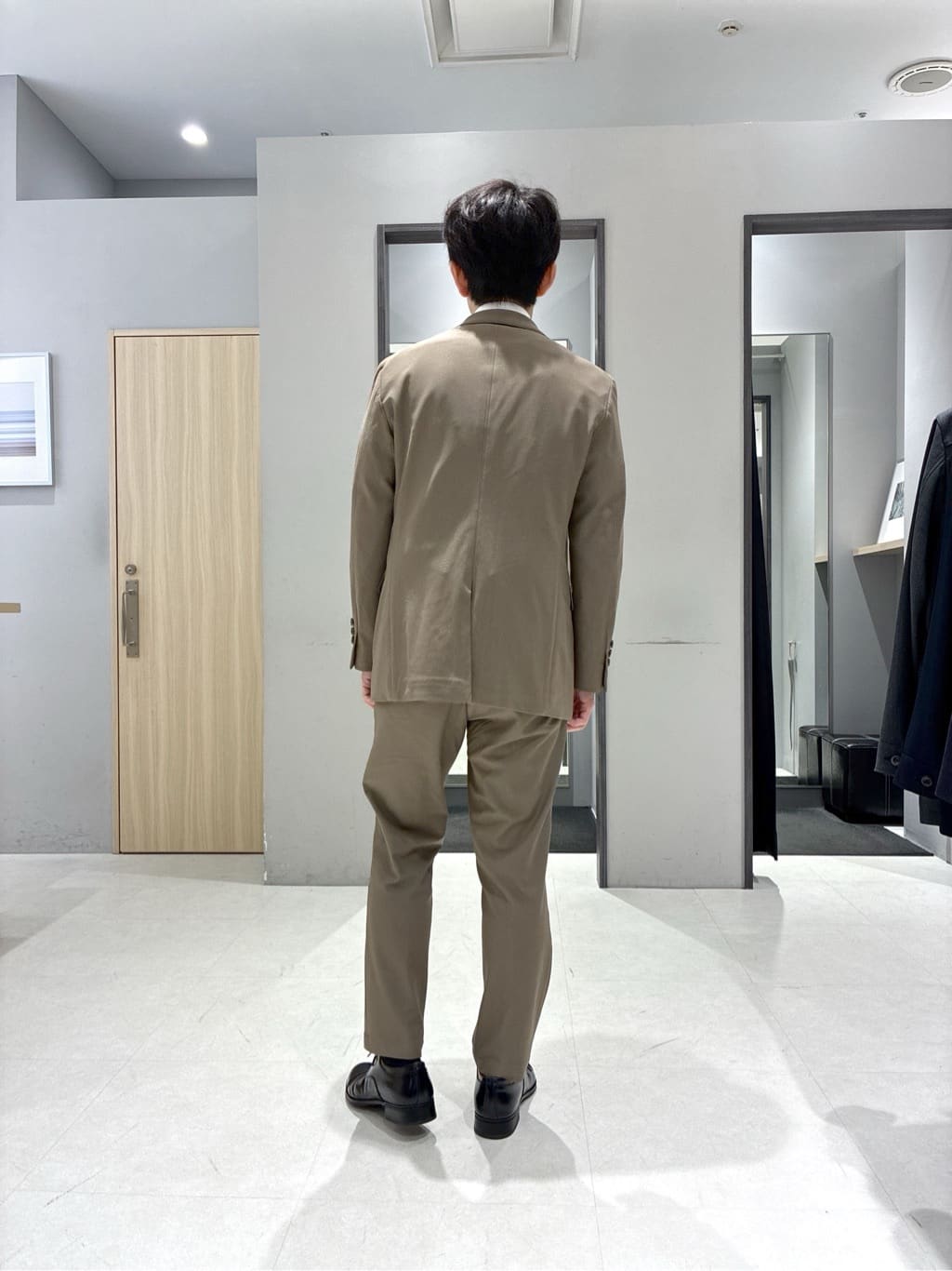 わいずみさんの「TAKEO KIKUCHI｜【360&deg;ストレッチ／セットアップ対応】None Of Stress ジャケット」を使ったコーディネート