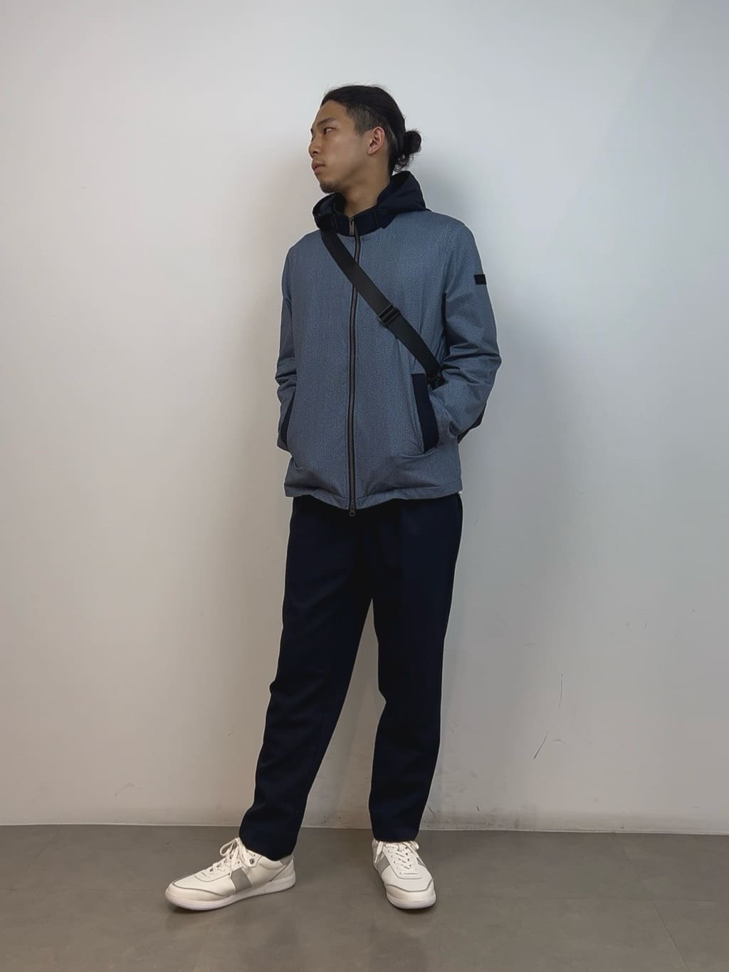 SHOOさんの「TAKEO KIKUCHI｜【多機能・軽量】シャドーライン ボディバッグ」を使ったコーディネート