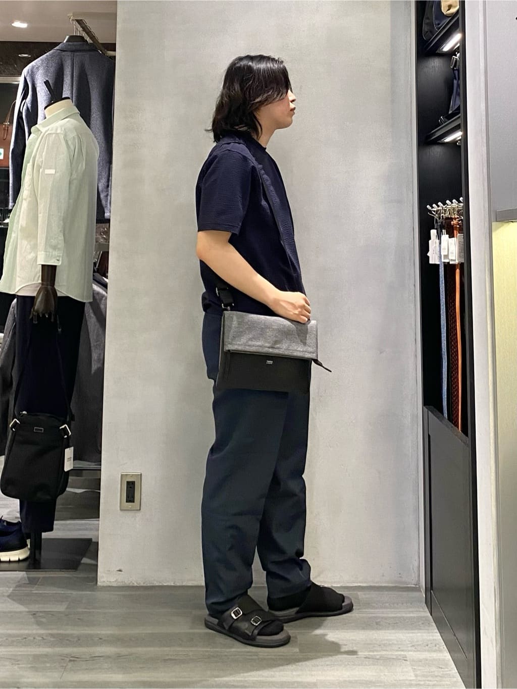 nishiさんの「TAKEO KIKUCHI｜【2WAY】ショルダー クラッチバッグ」を使ったコーディネート
