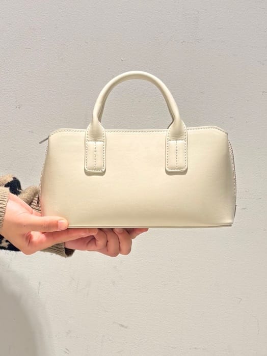 せらら⭐️さんの「ESPERANZA｜Tストラップミニバックルサンダル」を使ったコーディネート