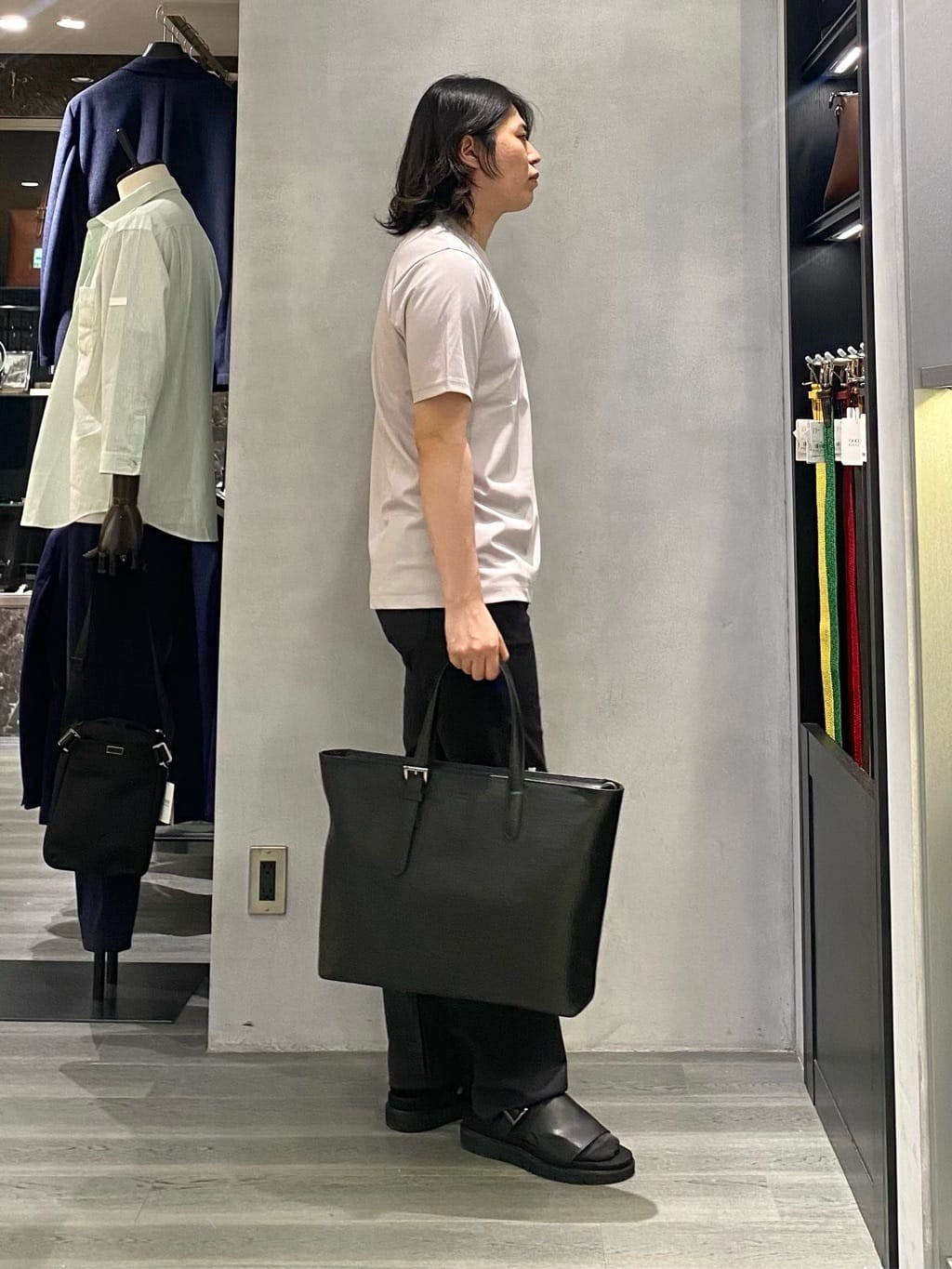 nishiさんの「TAKEO KIKUCHI｜【Made in JAPAN】播州織 ストレッチ パンツ」を使ったコーディネート