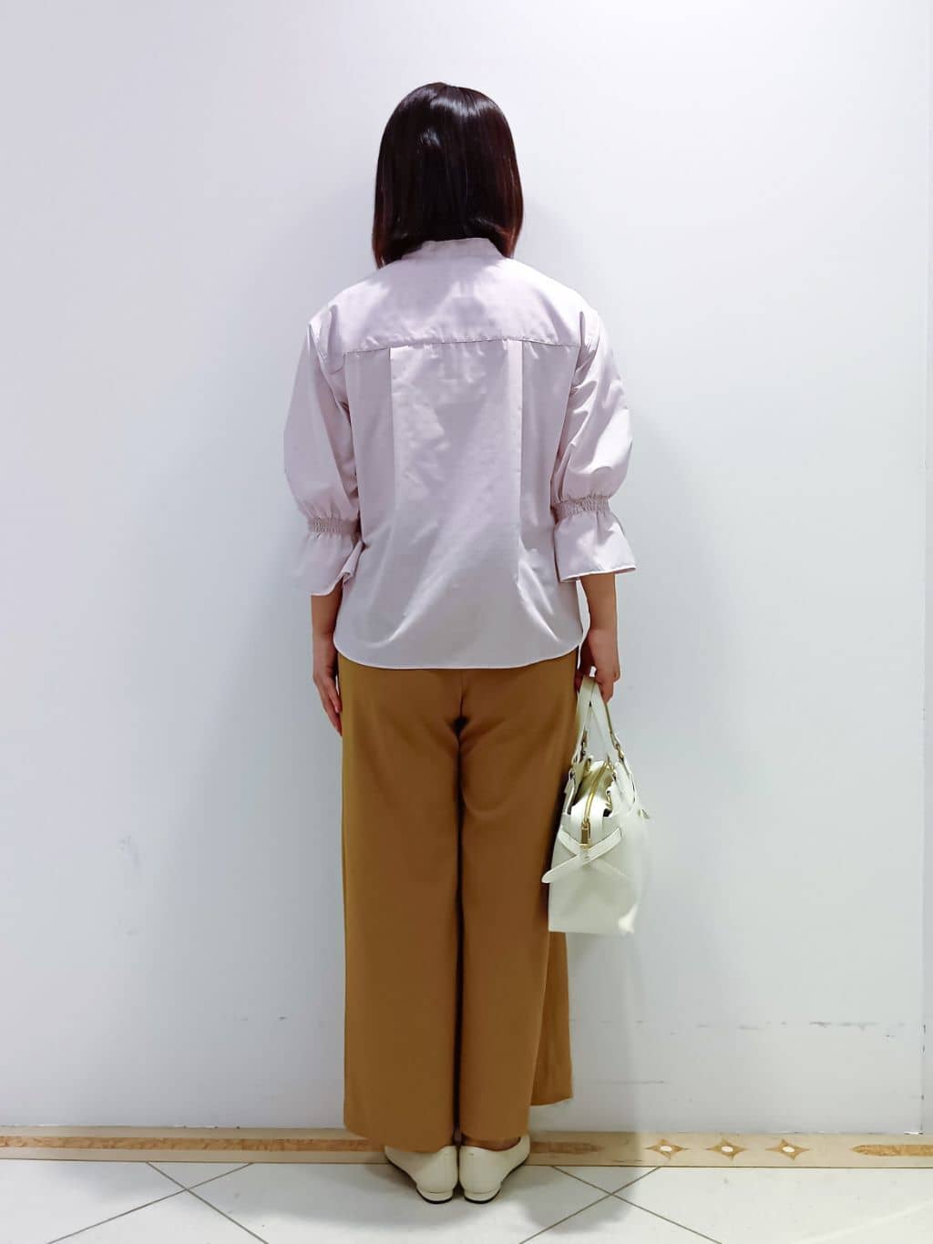 tomoさんの「Reflect｜◆【洗える】キャンディースリーブブラウス」を使ったコーディネート