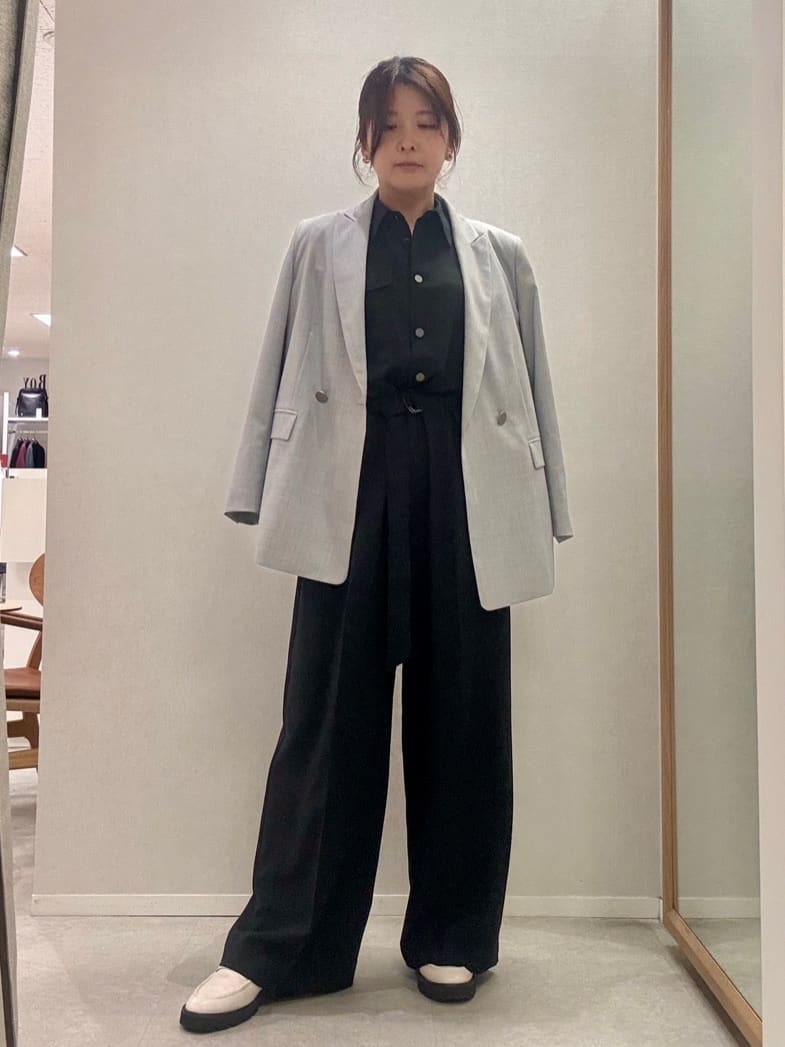 hitomiさんの「UNTITLED｜◆【朝比奈 彩&times;Oggi&times;UNTITLED スペシャルコラボ】シャツカラーオールインワン」を使ったコーディネート
