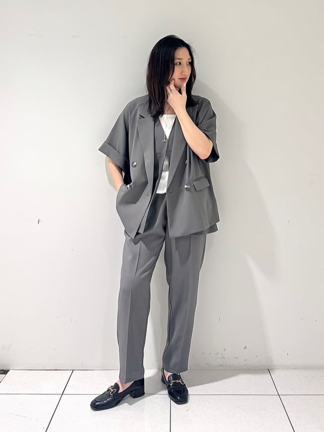 そんさんの「INDIVI｜【接触冷感／セットアップ対応】イージーテーパードパンツ【通勤・セレモニー】」を使ったコーディネート