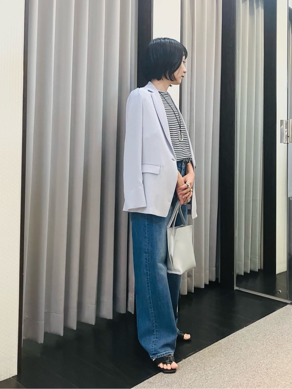 AYAさんの「INDIVI｜【褒められデニム】ワイドストレート デニムパンツ」を使ったコーディネート