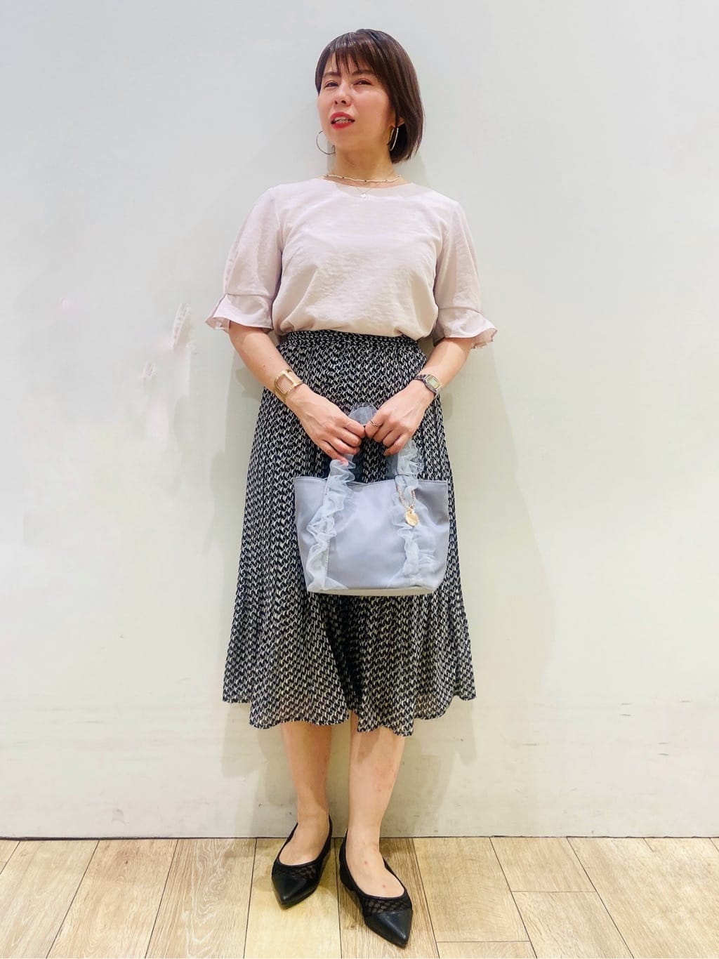 YUKOさんの「index｜《8色展開／XS-LLサイズ》タックパフスリーブブラウス【洗濯機洗い可／吸水速乾／防シワ／抗ピル】」を使ったコーディネート