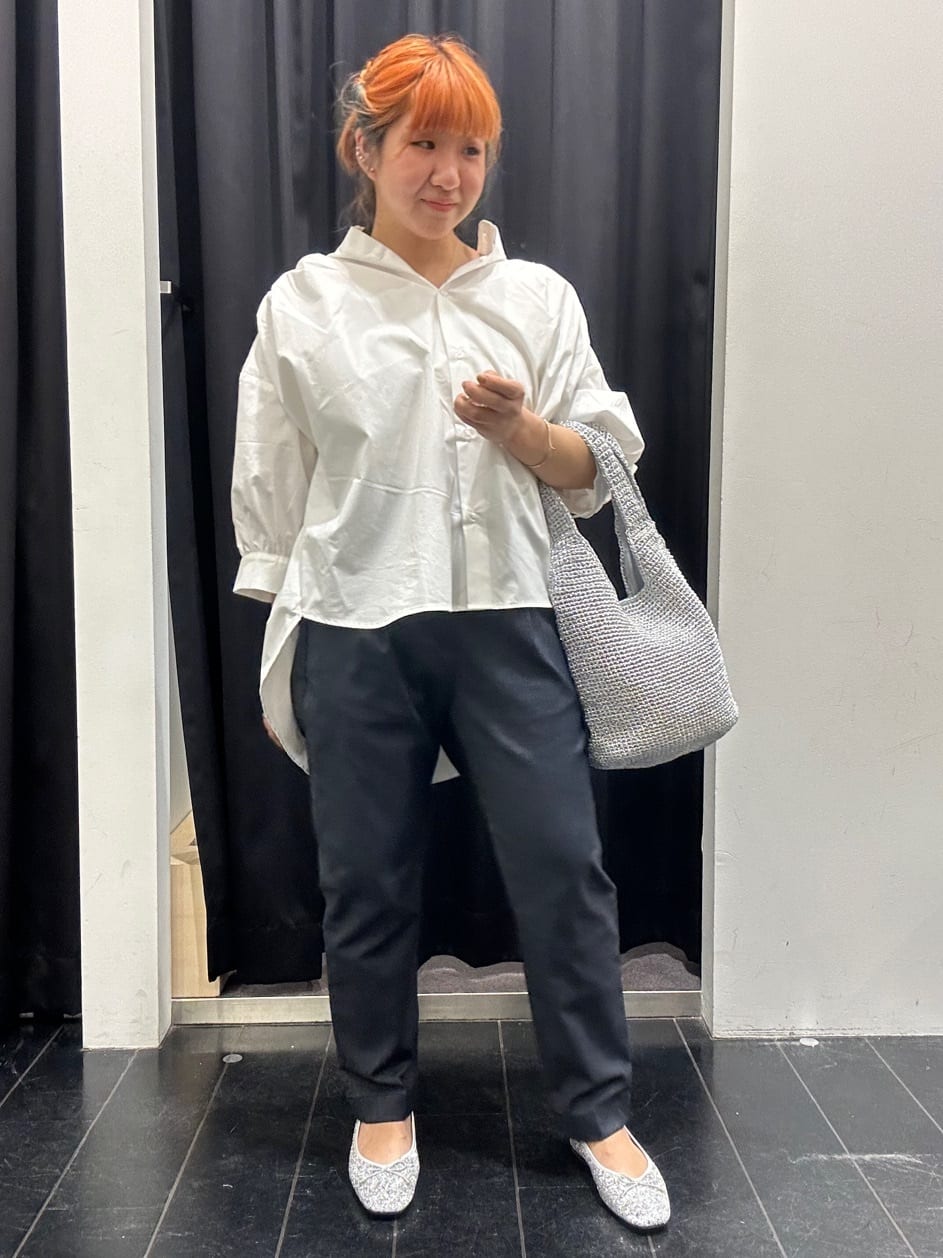 ひらのみさんの「THE SHOP TK｜◆【体型カバー】6分袖バックシャーリングシャツ/洗える」を使ったコーディネート