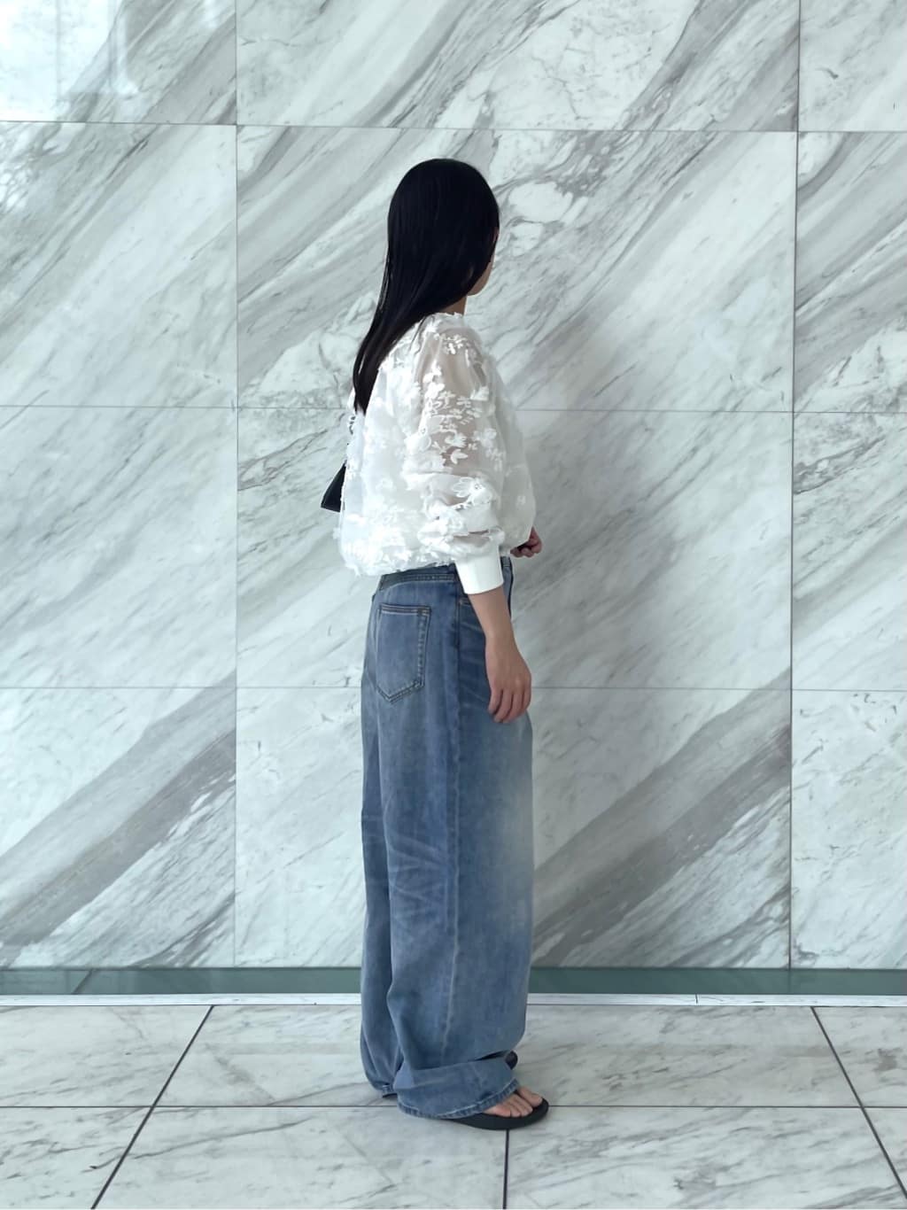 arisaさんの「DRESSTERIOR｜ヴィンテージ加工ワイドデニムパンツ」を使ったコーディネート