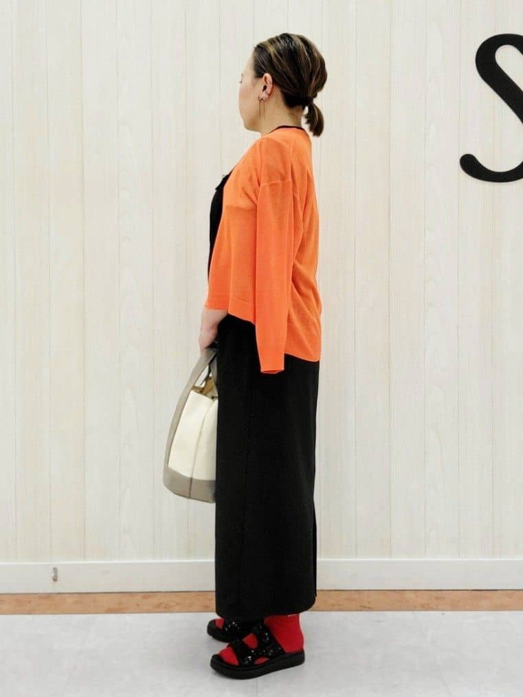 nanahachiさんの「SHOO･LA･RUE｜【洗える】ひんやりさらっと 大人のシアーカーディガン」を使ったコーディネート