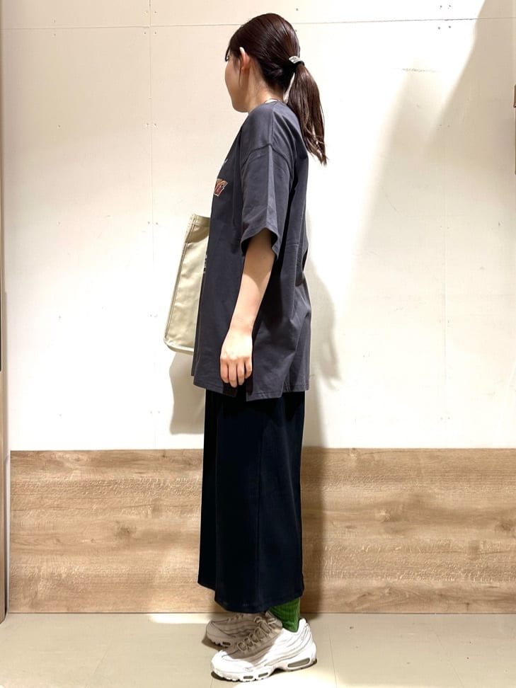 花さんの「SHOO･LA･RUE｜◆【推し活にも】うちわが入るトートバッグ」を使ったコーディネート
