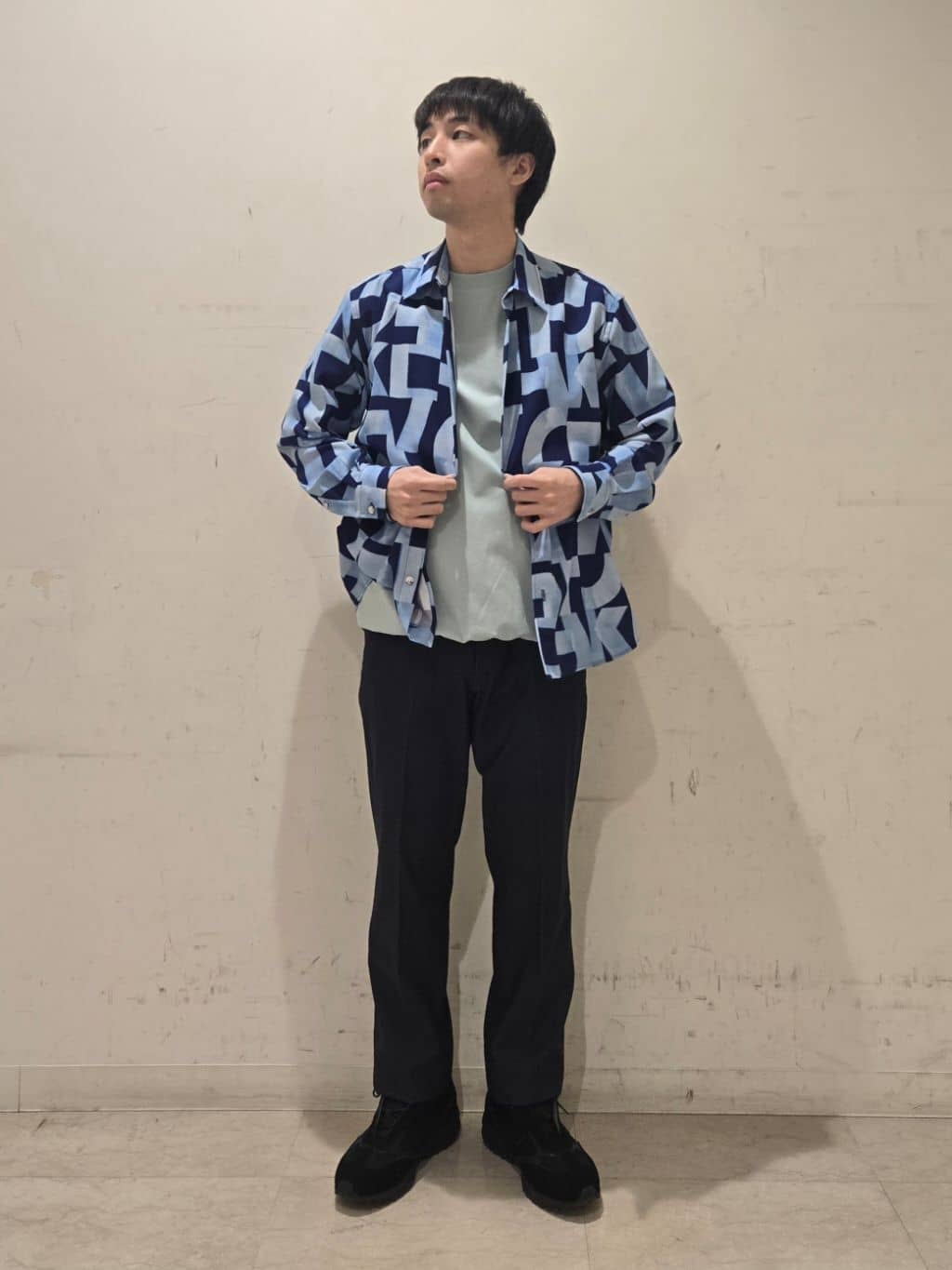 白木駆さんの「TAKEO KIKUCHI｜【抗菌防臭／5サイズ展開】ハイゲージポンチ Tシャツ」を使ったコーディネート