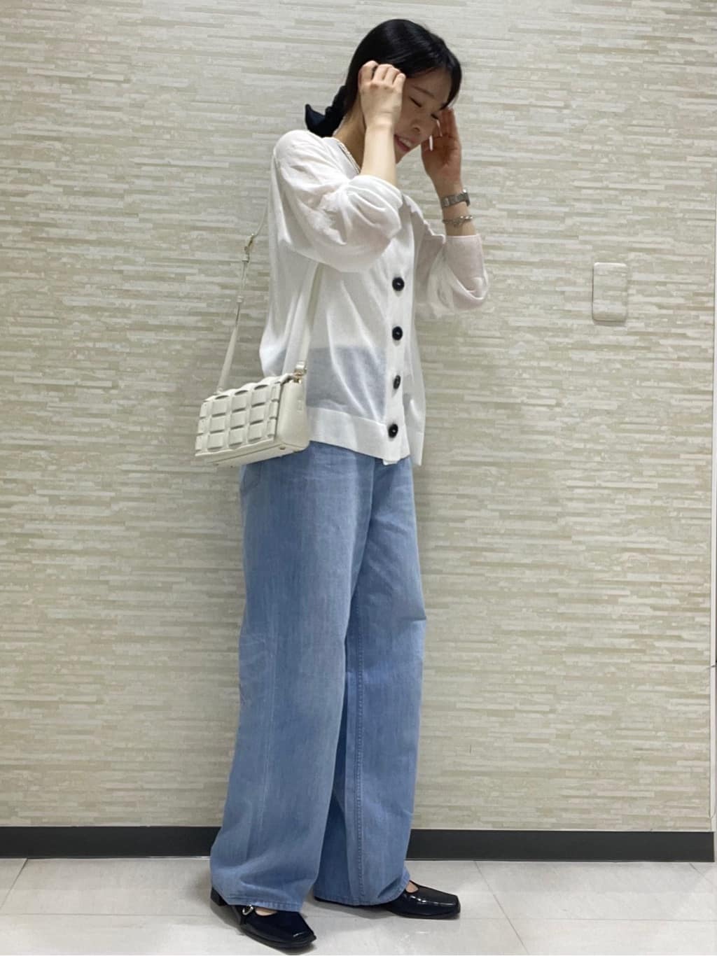 Kataさんの「UNTITLED｜◆【TORRAZZO DONNA】シースルーラメカーディガン」を使ったコーディネート
