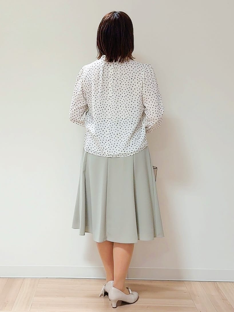 amiさんの「Reflect｜◆【マシンウォッシュ可／セットアップ可能】コツキ柄プリントブラウス」を使ったコーディネート
