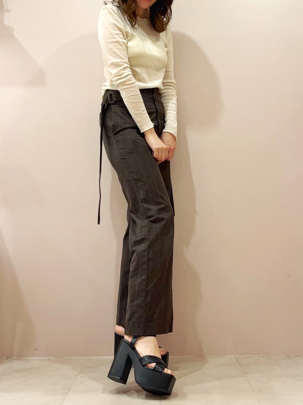 Oさんの「ESPERANZA｜◆【ラク盛り／サンダル】リピーター続出／脚長美脚　ラク盛り厚底サンダル　24年Ver」を使ったコーディネート