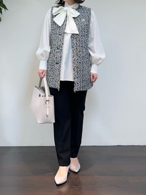 Asamiさんの「UNTITLED｜◆【通勤スーツ】タックテーパードパンツ」を使ったコーディネート