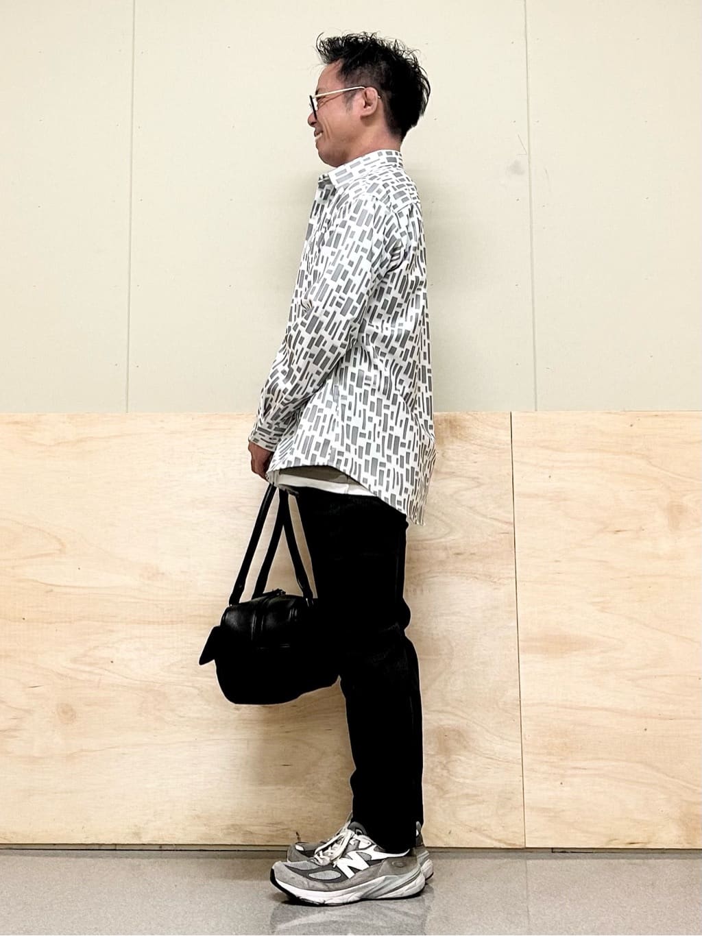 KENJI Iさんの「THE SHOP TK｜【オールシーズン穿ける！】7DAYSストレッチへリンボンパンツ　ON&hArr;OFF兼用」を使ったコーディネート
