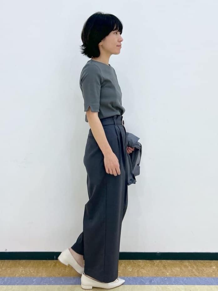 su.さんの「index｜《7色展開／XS-LLサイズ》ボートネックリブトップス【UV／洗濯機洗い可】」を使ったコーディネート
