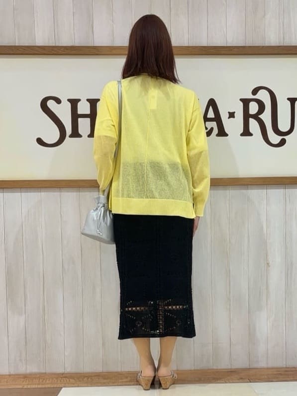 みきぽんさんの「SHOO･LA･RUE｜【S-LL/ひんやり/UV】ぷっくりラメプリントロゴTシャツ」を使ったコーディネート