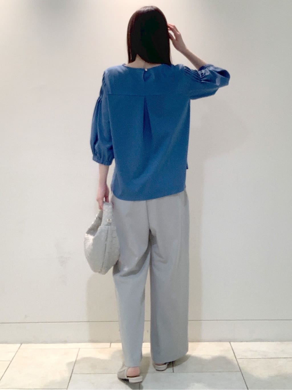 ヤマグチさんの「Reflect｜◆【スカートにもパンツにも合わせやすい】キレイめTブラウス」を使ったコーディネート