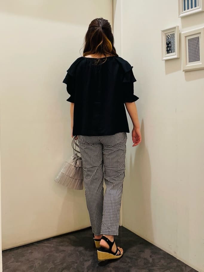 c_h_i_k_aさんの「grove｜【冷感】サマーハイパーストレッチテーパードパンツ」を使ったコーディネート
