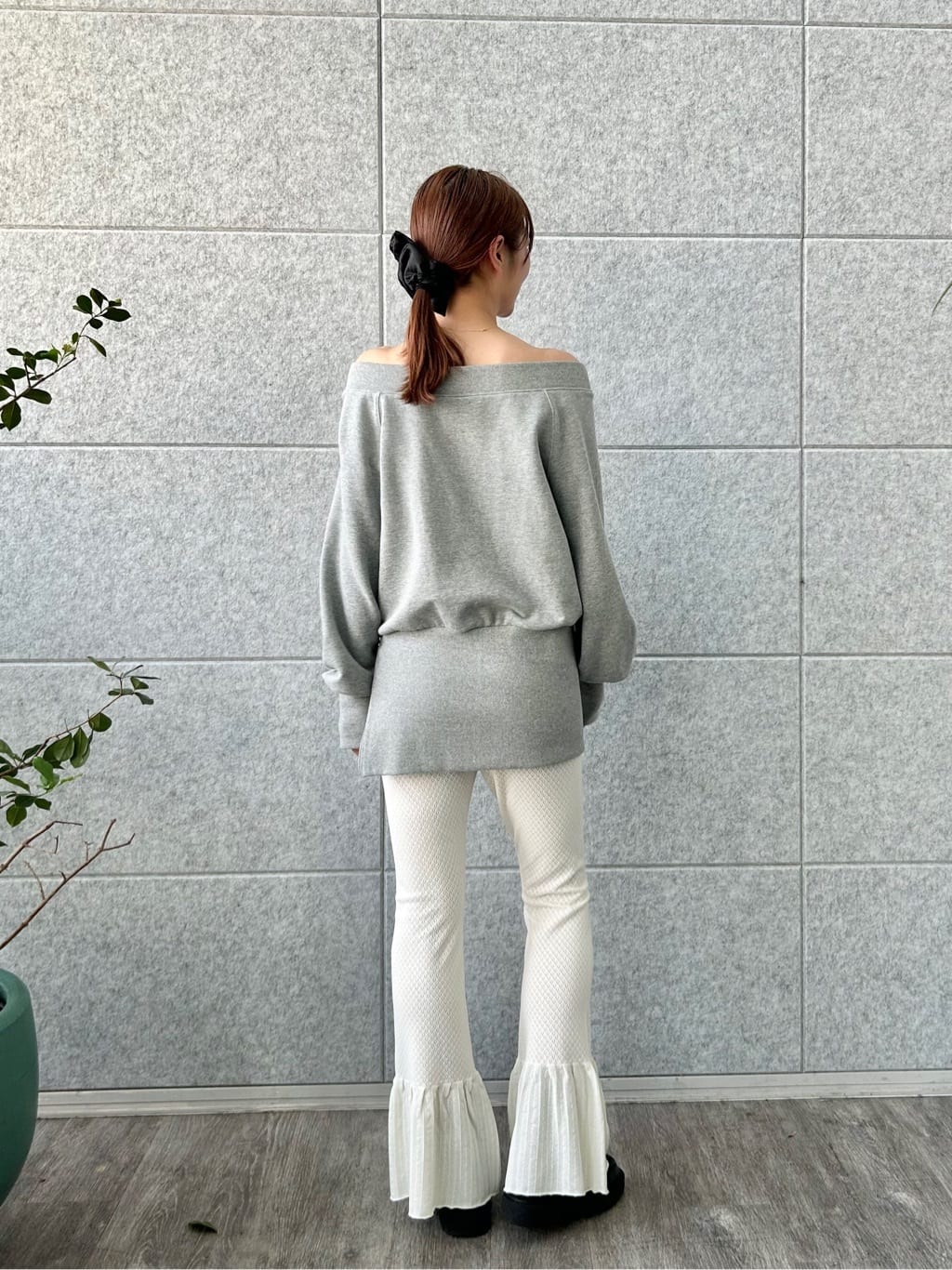 harunaさんの「CODE A｜lace knit pants」を使ったコーディネート