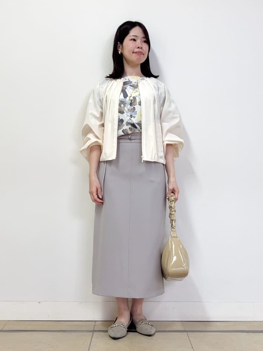 asamiさんの「UNTITLED｜◆【春の軽羽織り】ボリューム袖 ノーカラーブルゾン」を使ったコーディネート