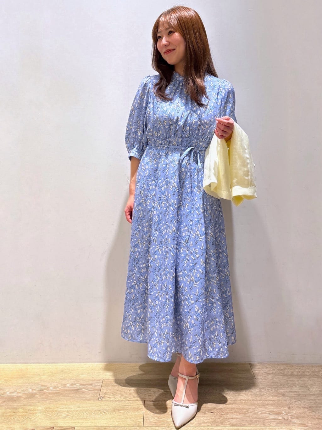 さやかさんの「index｜◆スタンドネック小花柄ワンピース【洗濯機洗い可／イージーアイロン】」を使ったコーディネート