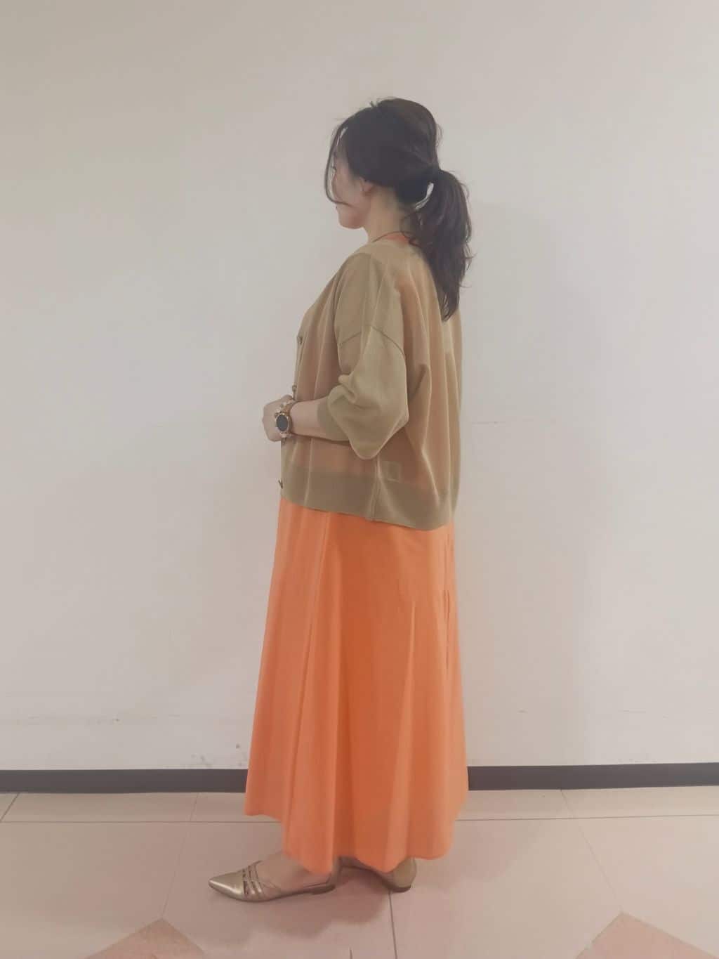 kaoさんの「INDIVI｜◆【大人シアーラメ】きれいめニットカーディガン」を使ったコーディネート