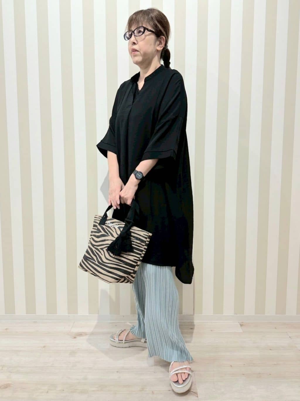 nonaさんの「SHOO･LA･RUE｜◆【洗える/S-LL/ひんやり】ゆったりチュニックワンピース」を使ったコーディネート