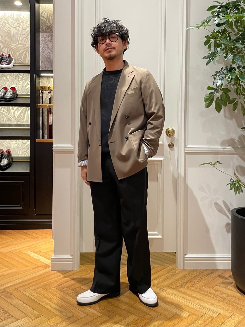鶴田大士さんの「DRESSTERIOR｜【撥水加工/Safari5月号掲載】ローファー」を使ったコーディネート