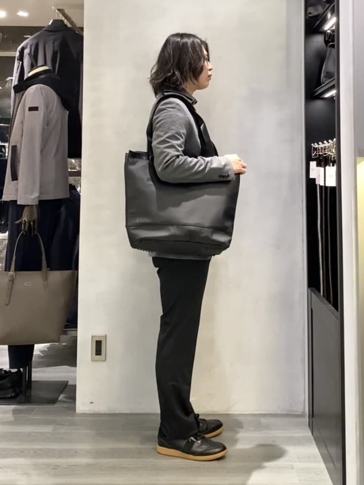 nishiさんの「TAKEO KIKUCHI｜【ONOFF対応】TRダブルニット ストレッチパンツ」を使ったコーディネート