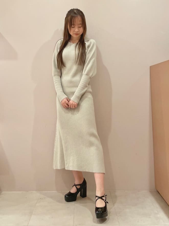 azusaさんの「ESPERANZA｜クロスダブルバックル厚底パンプス 結婚式二次会 パーティー 25SS」を使ったコーディネート