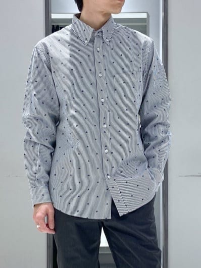 わいずみさんの「TAKEO KIKUCHI｜ハットモチーフ ジャカード ストライプ シャツ」を使ったコーディネート