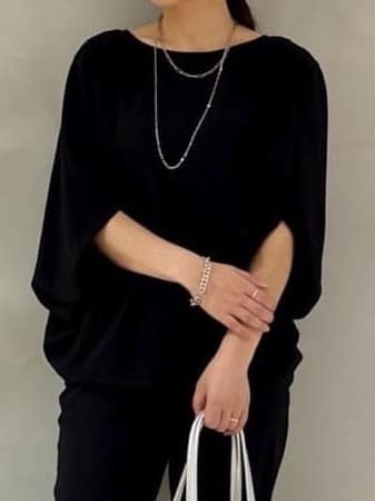 tomoさんの「UNTITLED｜◆【セットアップ可/接触冷感/イージーケア/体型カバー】リラクミスト モモンガブラウス」を使ったコーディネート