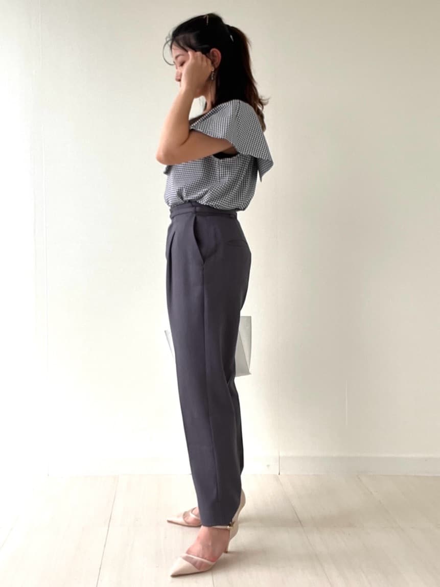 Mori Moriさんの「index｜ストレッチテーパードパンツ【洗濯機洗い可／吸水速乾／防シワ】」を使ったコーディネート