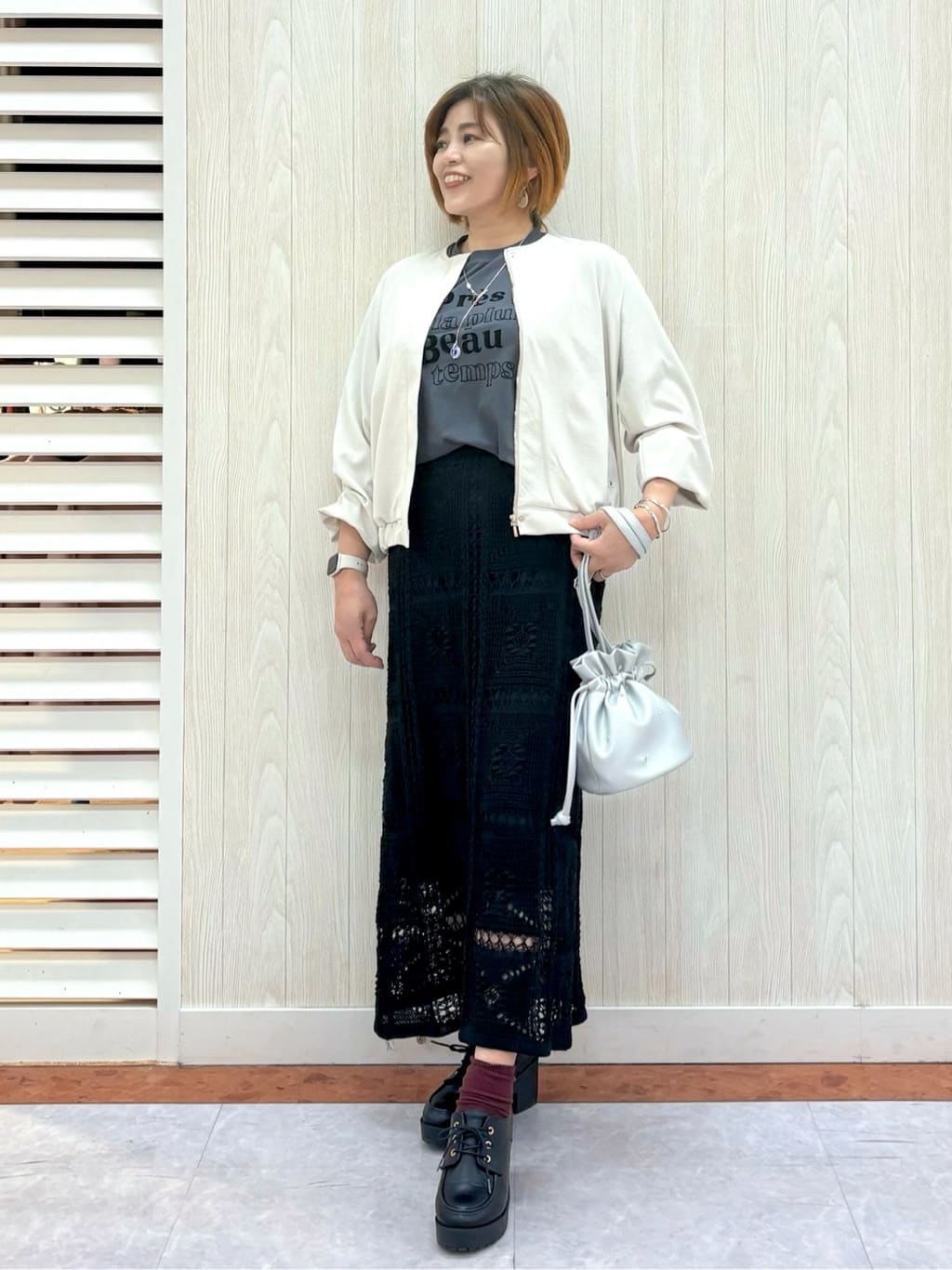 もっちさんの「SHOO･LA･RUE｜◆かぎ針風パッチワークが大人かわいいニットスカート」を使ったコーディネート