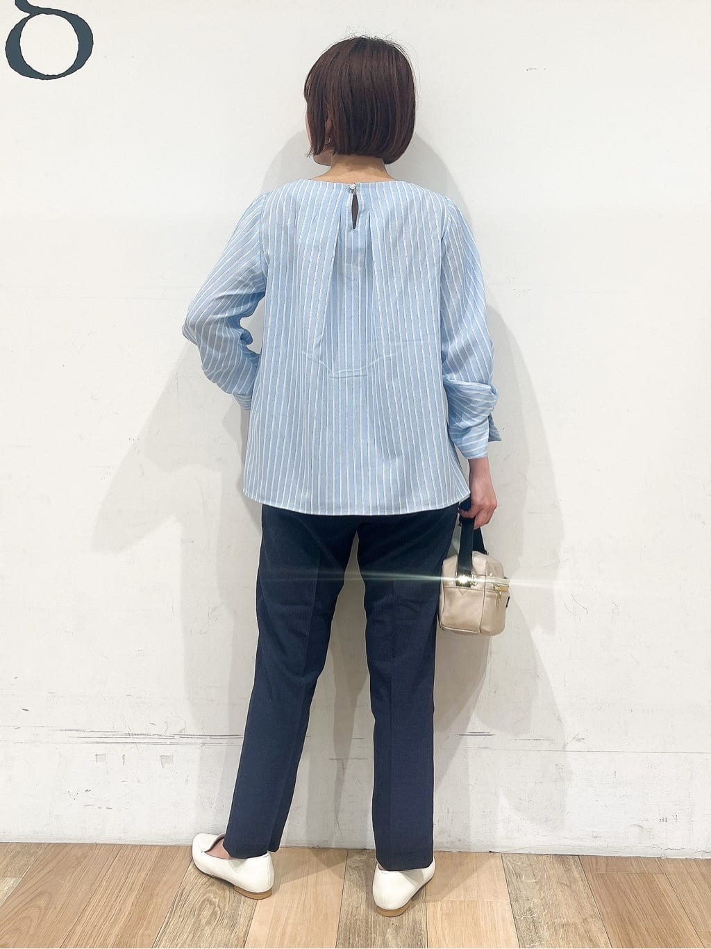 山さんさんの「grove｜◆【毎日着たい】麻調メッシュ袖コンシャスブラウス」を使ったコーディネート