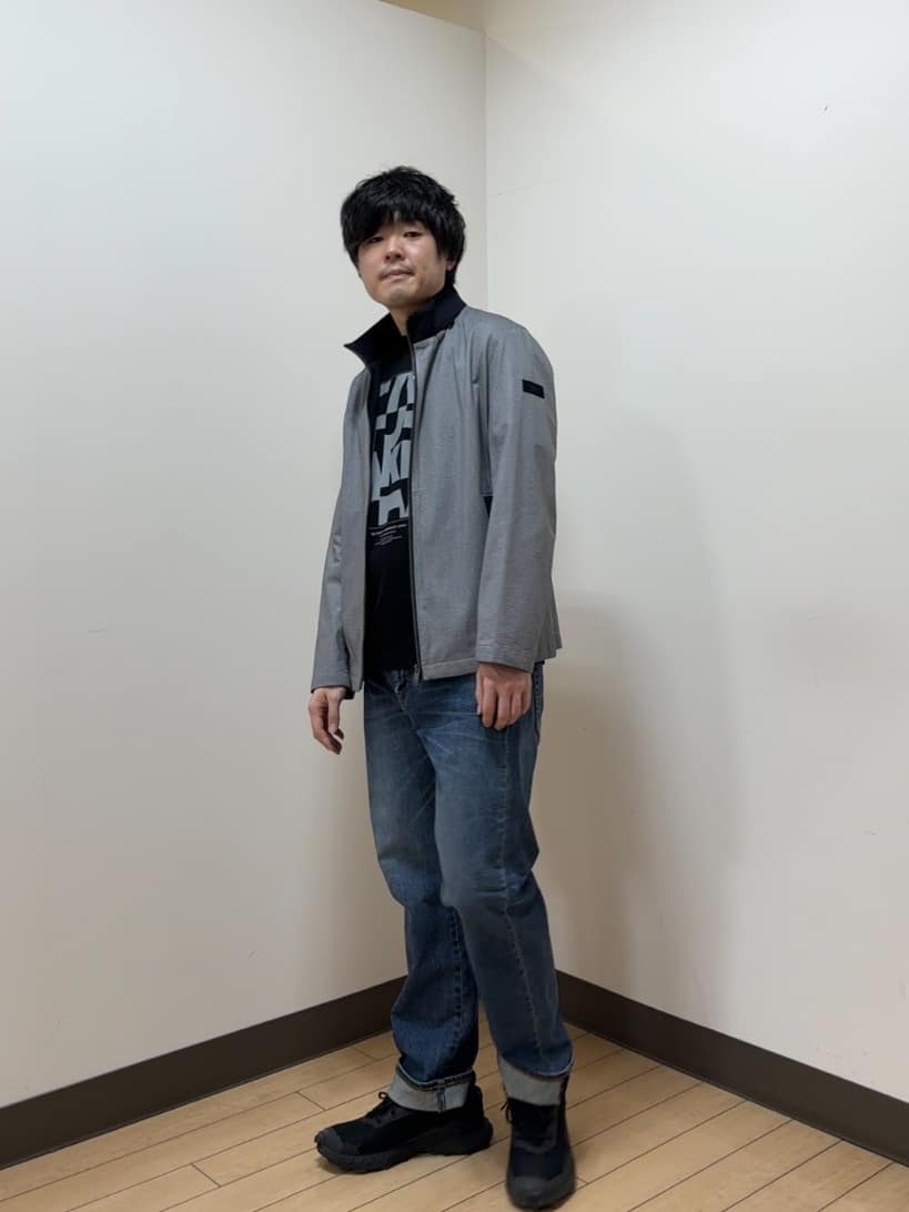 あきやまさんの「TAKEO KIKUCHI｜【モンスターストレッチ】日本製 ウォッシュド デニムパンツ」を使ったコーディネート