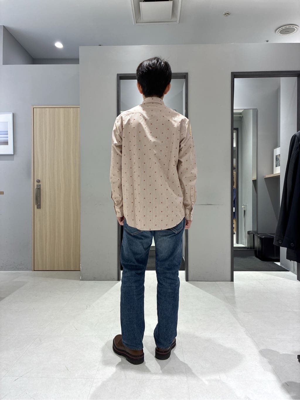 わいずみさんの「TAKEO KIKUCHI｜ハットモチーフ ジャカード ストライプ シャツ」を使ったコーディネート