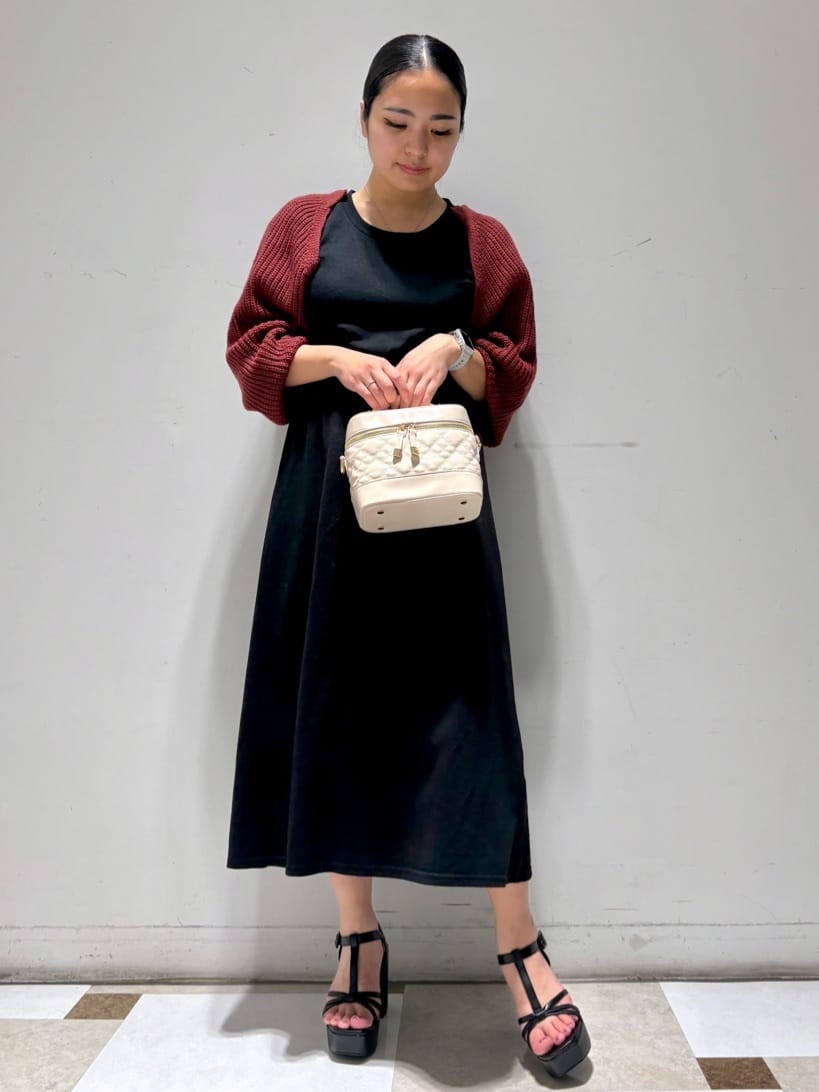 のはらっちょさんの「ESPERANZA｜Tストラップミニバックルサンダル」を使ったコーディネート