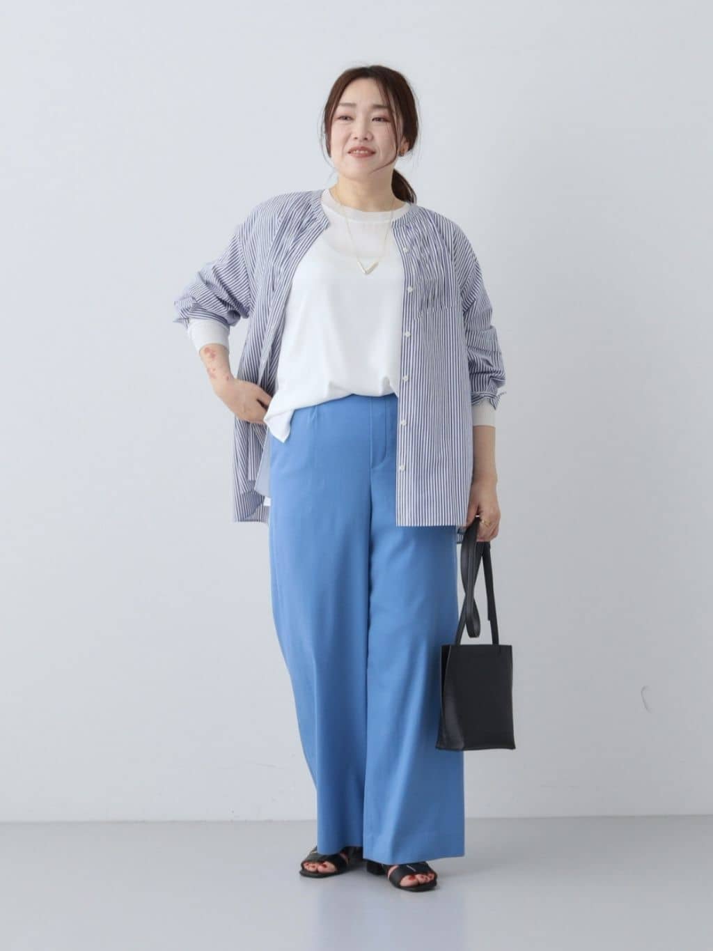 kaoさんの「INDIVI｜◆【UVケア／カラーストライプ柄】タックデザインブラウス」を使ったコーディネート