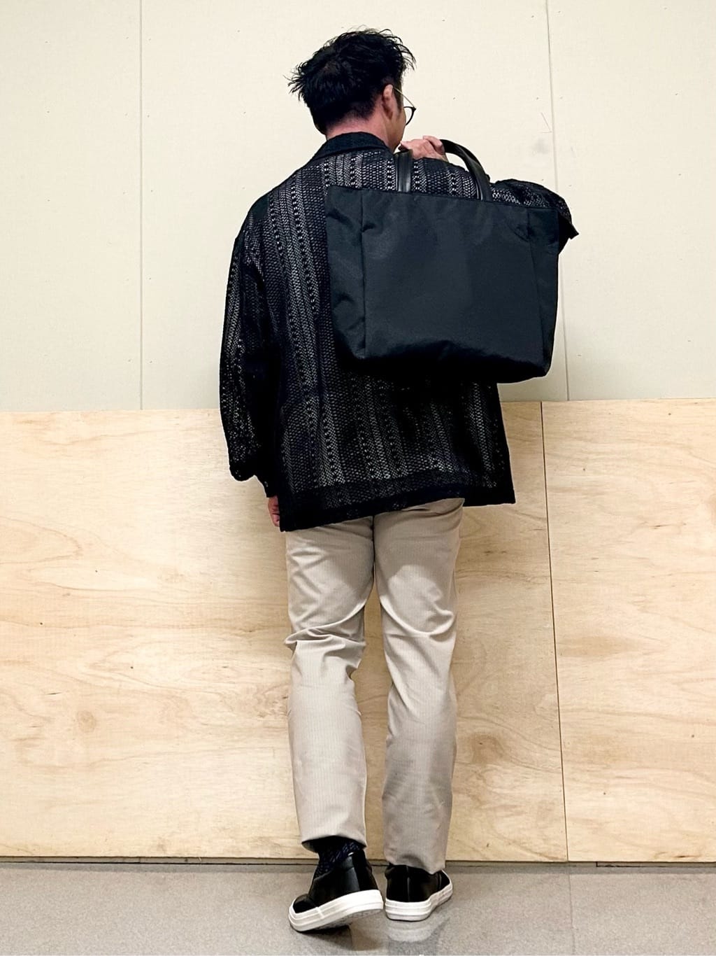 KENJI Iさんの「THE SHOP TK｜【オールシーズン穿ける！】7DAYSストレッチへリンボンパンツ　ON&hArr;OFF兼用」を使ったコーディネート