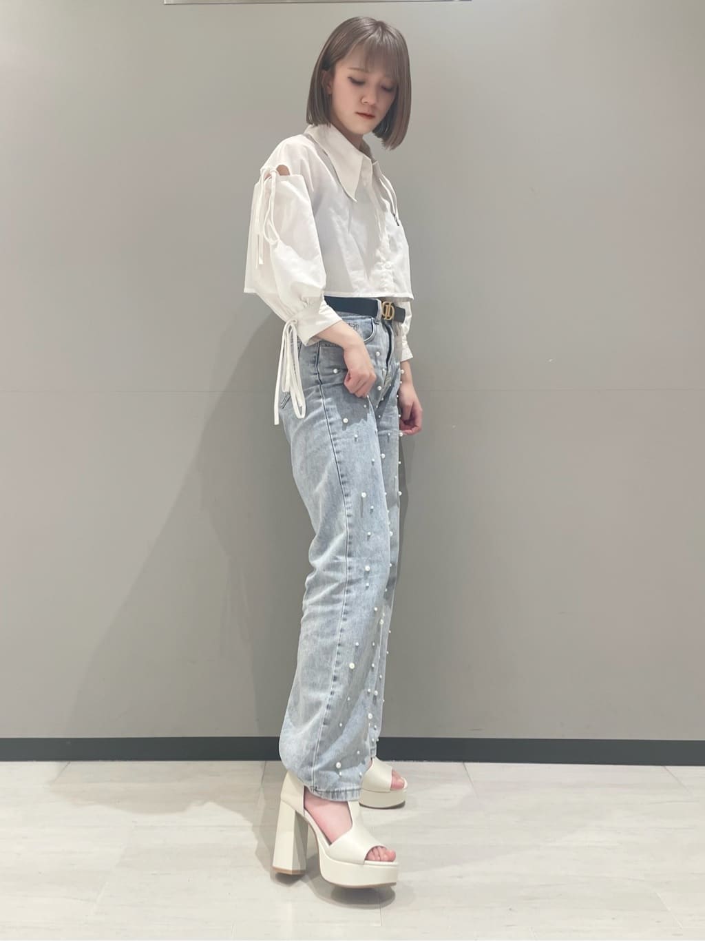 manamiさんの「ESPERANZA｜Tストラップスクエアサンダル」を使ったコーディネート