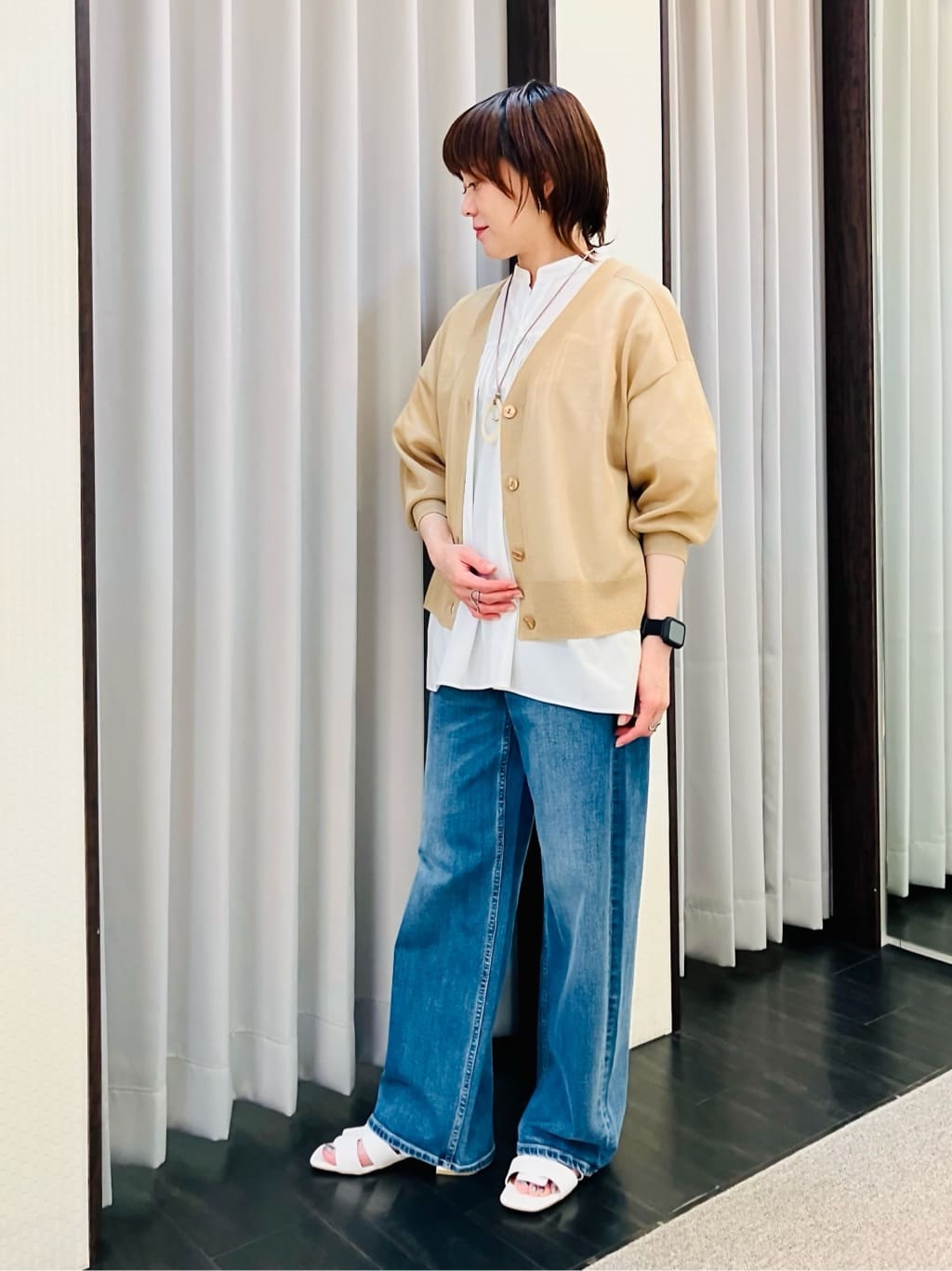 YUKIさんの「INDIVI｜【褒められデニム】ワイドストレート デニムパンツ」を使ったコーディネート