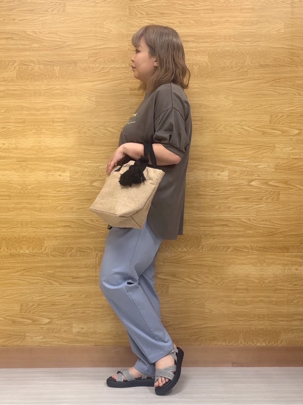 ぁむさんの「SHOO･LA･RUE｜【S-LL/ひんやり/UV】ぷっくりラメプリントロゴTシャツ」を使ったコーディネート