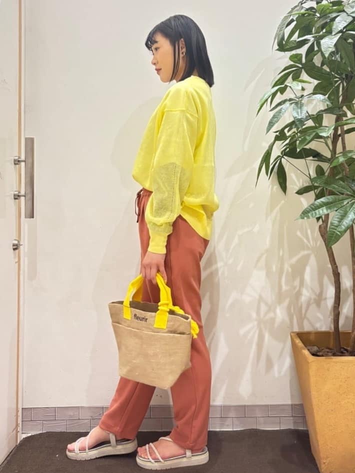 TOWAさんの「SHOO･LA･RUE｜【S-LL/ひんやり/UV】ぷっくりラメプリントロゴTシャツ」を使ったコーディネート