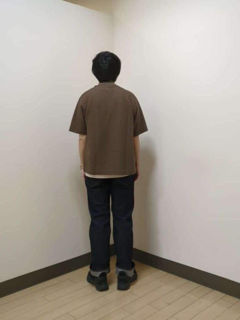 あきやまさんの「TAKEO KIKUCHI｜【モンスターストレッチ】日本製 ワンウォッシュ デニムパンツ」を使ったコーディネート